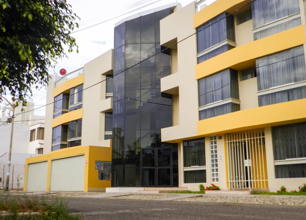 Trujillo El Golf Apartments Larrea Extérieur photo